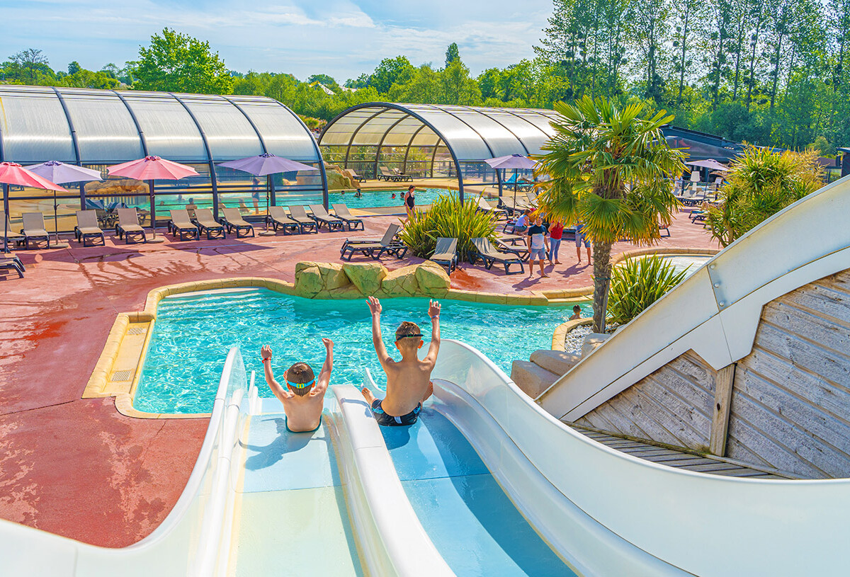 toboggan-piscine-54015811_0.jpg